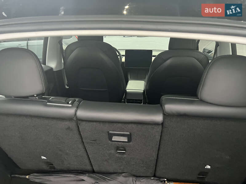 Позашляховик / Кросовер Tesla Model Y 2021 в Тернополі