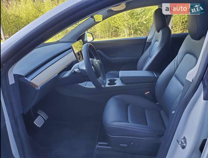 Внедорожник / Кроссовер Tesla Model Y 2020 в Киеве