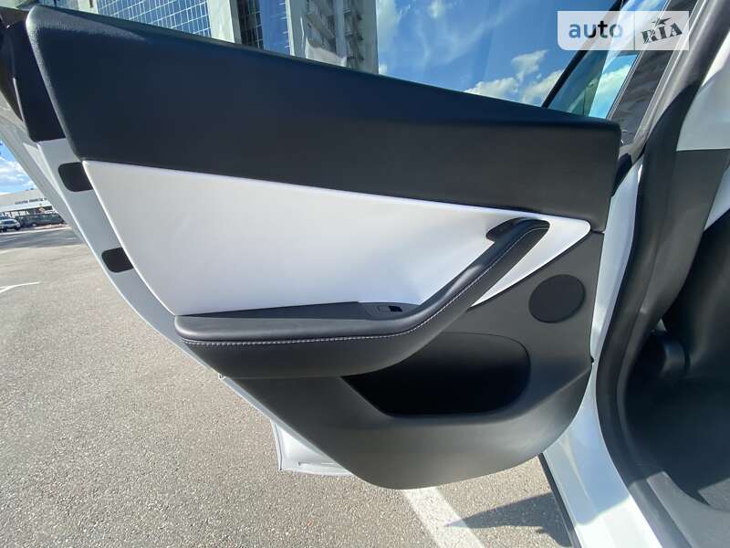 Позашляховик / Кросовер Tesla Model Y 2021 в Києві фото 9 Позашляховик / Кросовер Tesla Model Y 2021 в Києві