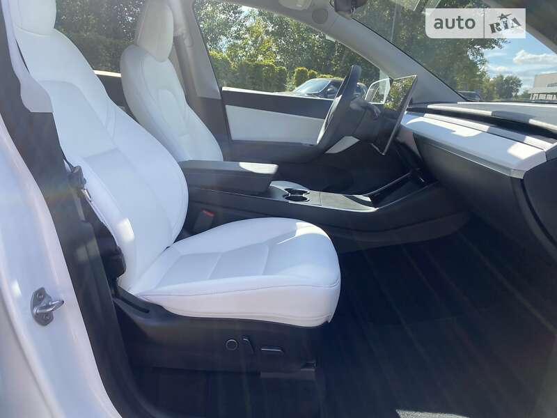 Позашляховик / Кросовер Tesla Model Y 2021 в Києві фото 22 Позашляховик / Кросовер Tesla Model Y 2021 в Києві