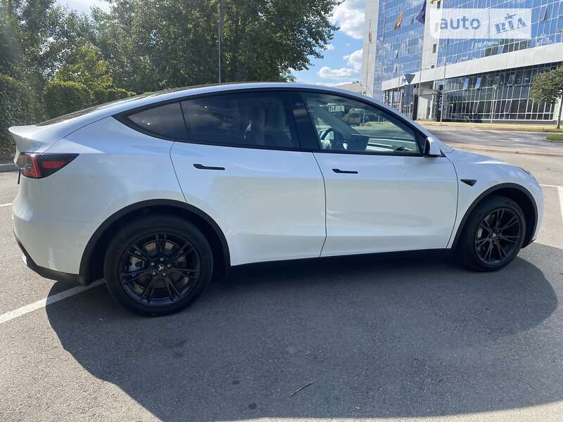 Позашляховик / Кросовер Tesla Model Y 2021 в Києві фото 32 Позашляховик / Кросовер Tesla Model Y 2021 в Києві