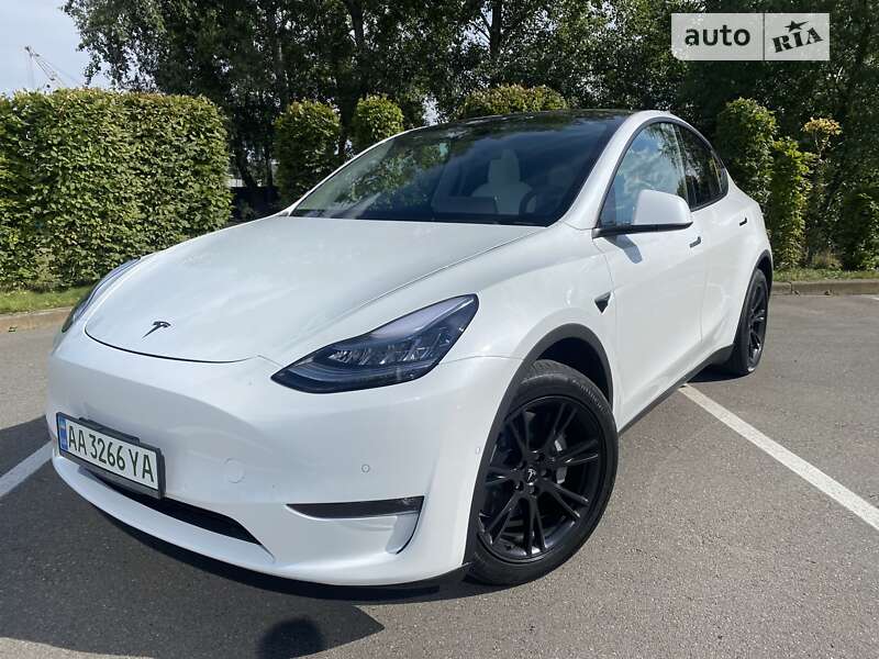 Tesla Model Y 2021
