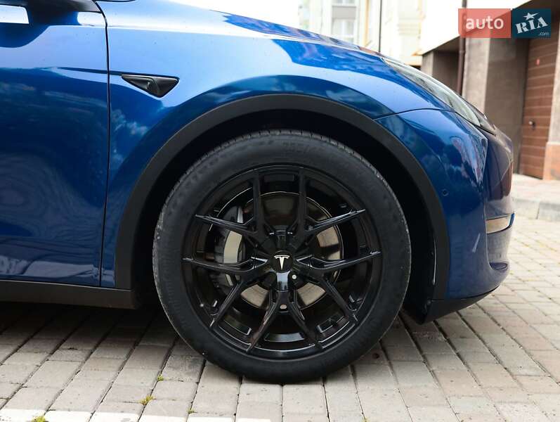 Позашляховик / Кросовер Tesla Model Y 2021 в Івано-Франківську