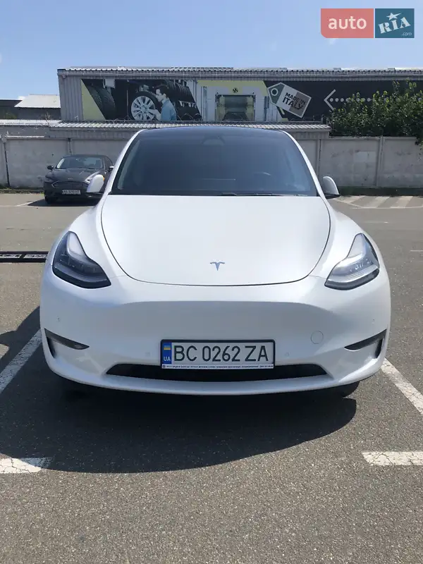 Tesla Model Y 2020