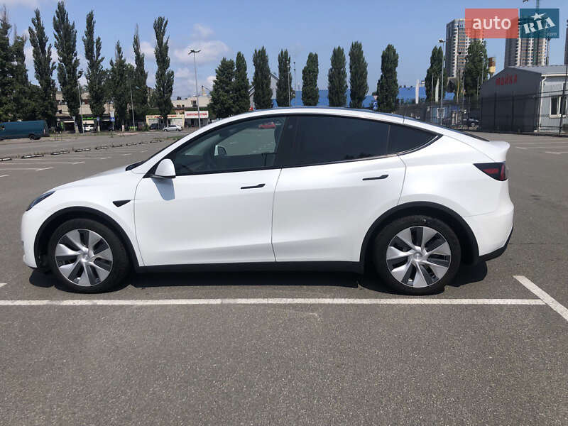 Внедорожник / Кроссовер Tesla Model Y 2020 в Киеве