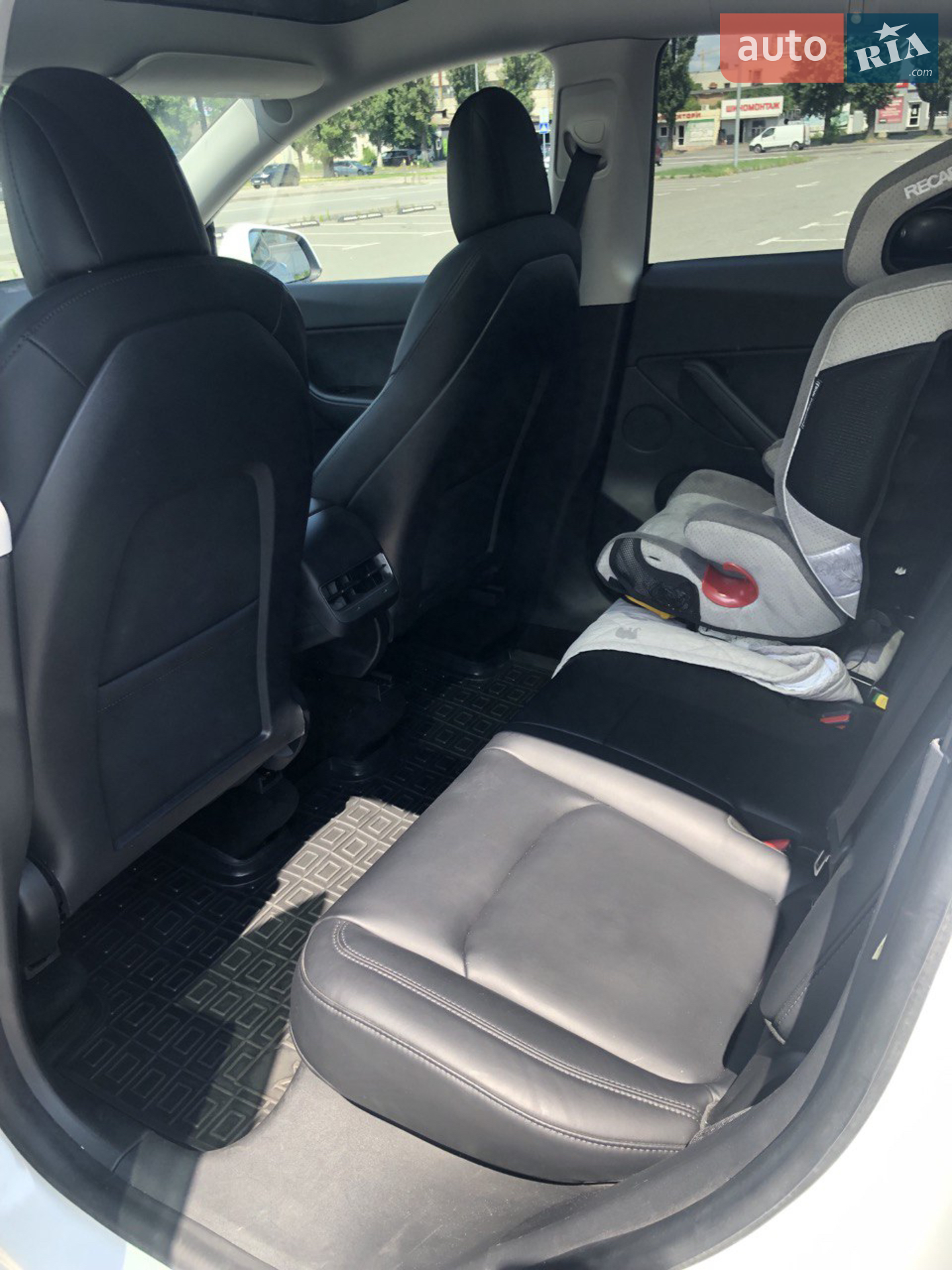 2020 Tesla Model Y - мініатюра 10