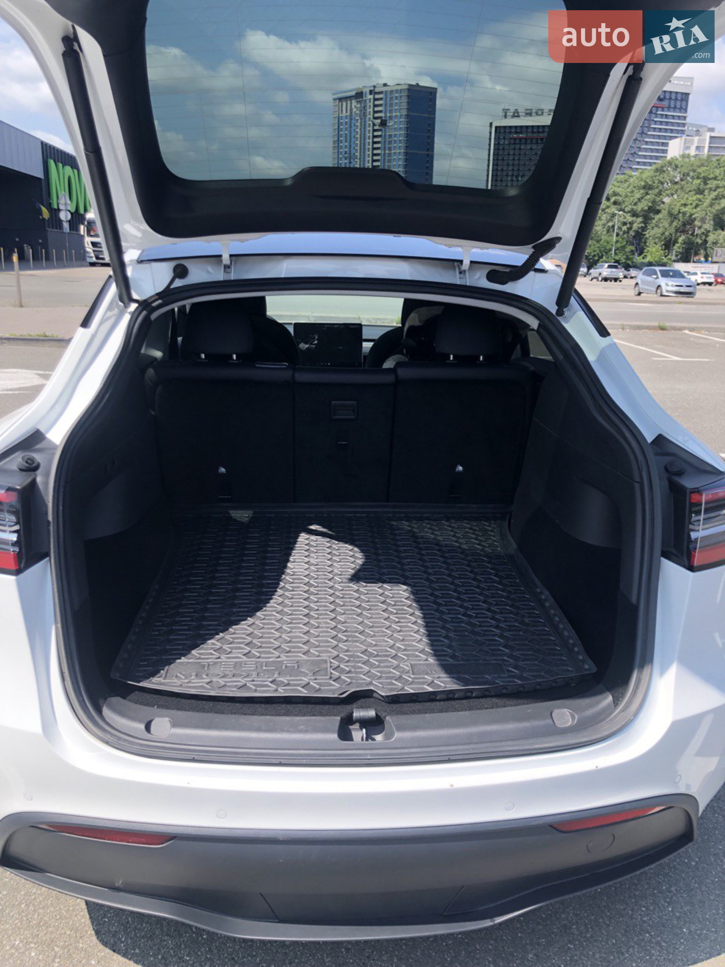 2020 Tesla Model Y - мініатюра 12