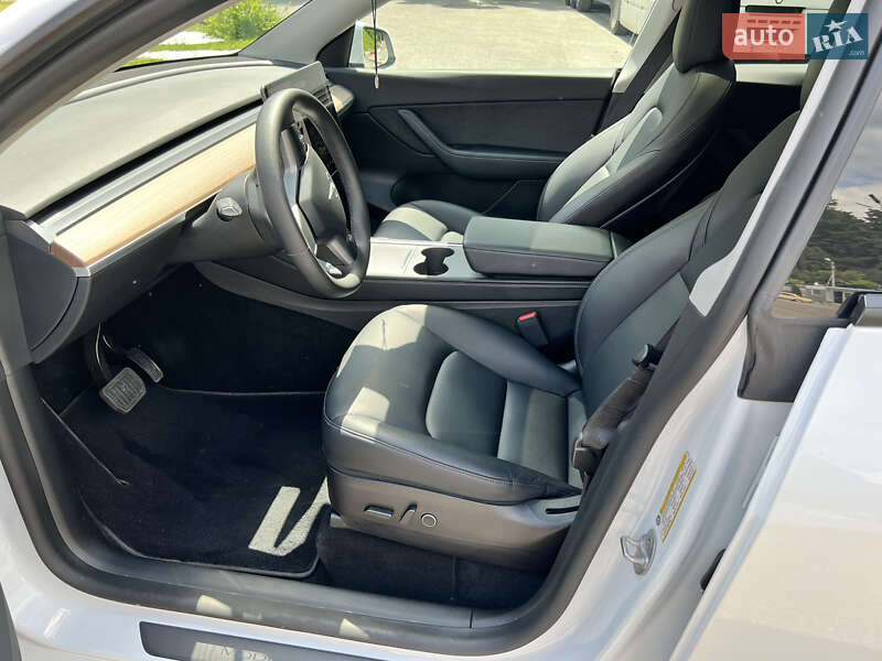 Внедорожник / Кроссовер Tesla Model Y 2022 в Львове