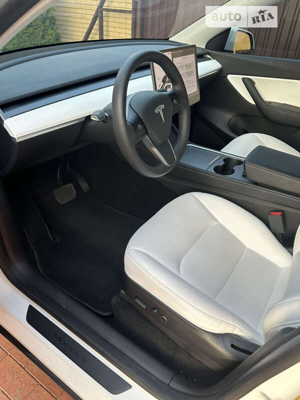 Внедорожник / Кроссовер Tesla Model Y 2021 в Днепре