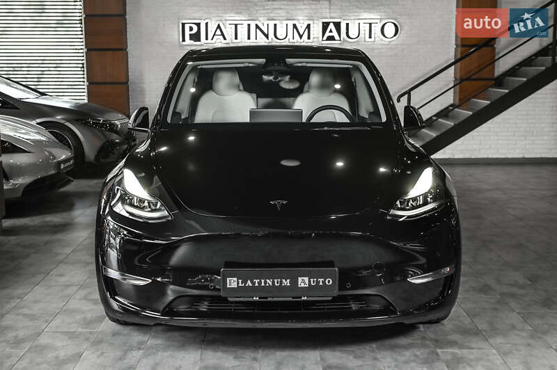 Tesla Model Y 2021