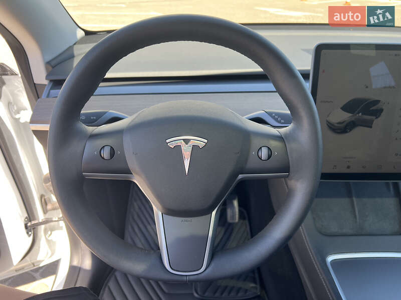 Позашляховик / Кросовер Tesla Model Y 2021 в Львові