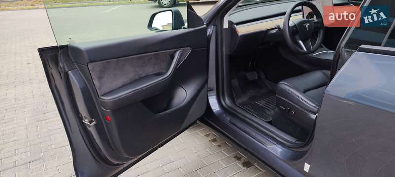 Внедорожник / Кроссовер Tesla Model Y 2021 в Ровно