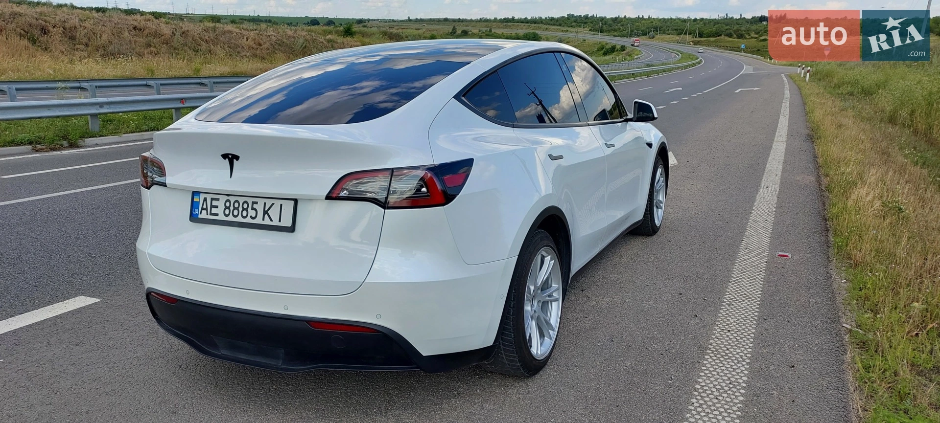 2021 Tesla Model Y - мініатюра 8