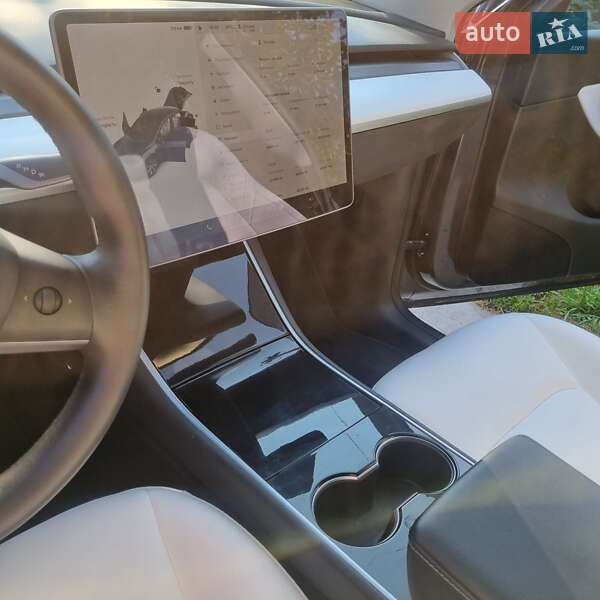 Внедорожник / Кроссовер Tesla Model Y 2020 в Тернополе