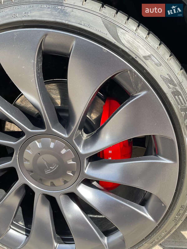 Позашляховик / Кросовер Tesla Model Y 2022 в Львові