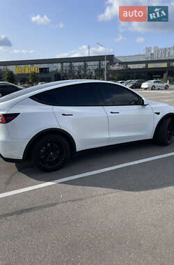 Позашляховик / Кросовер Tesla Model Y 2021 в Києві