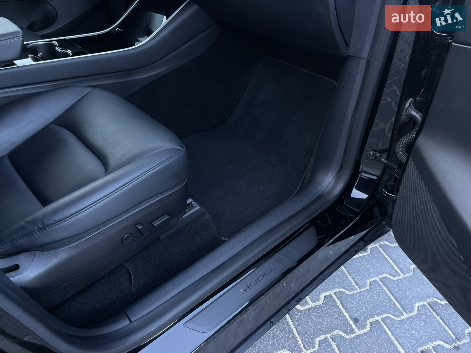 2020 Tesla Model Y - мініатюра 17