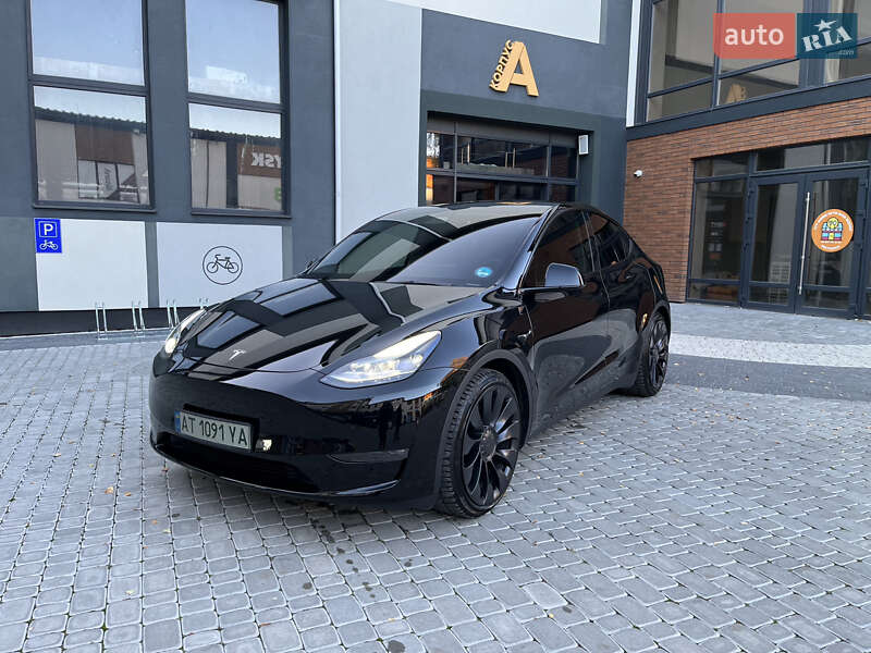 Позашляховик / Кросовер Tesla Model Y 2022 в Івано-Франківську