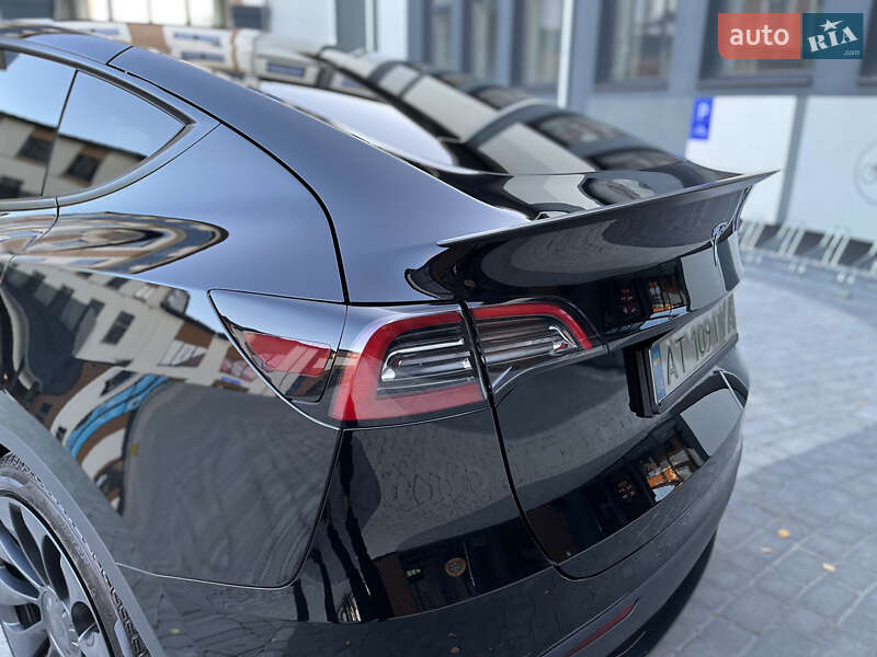 Позашляховик / Кросовер Tesla Model Y 2022 в Івано-Франківську