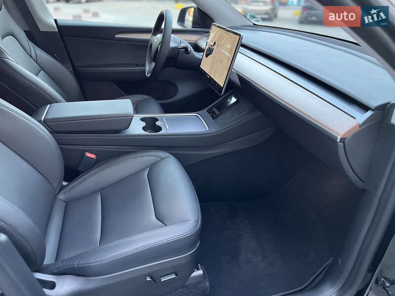 Позашляховик / Кросовер Tesla Model Y 2022 в Івано-Франківську