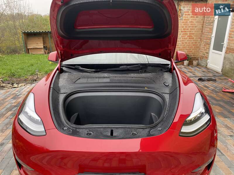 Внедорожник / Кроссовер Tesla Model Y 2021 в Полтаве