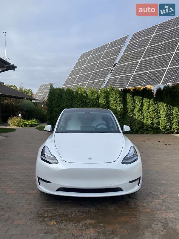 Tesla Model Y 2022
