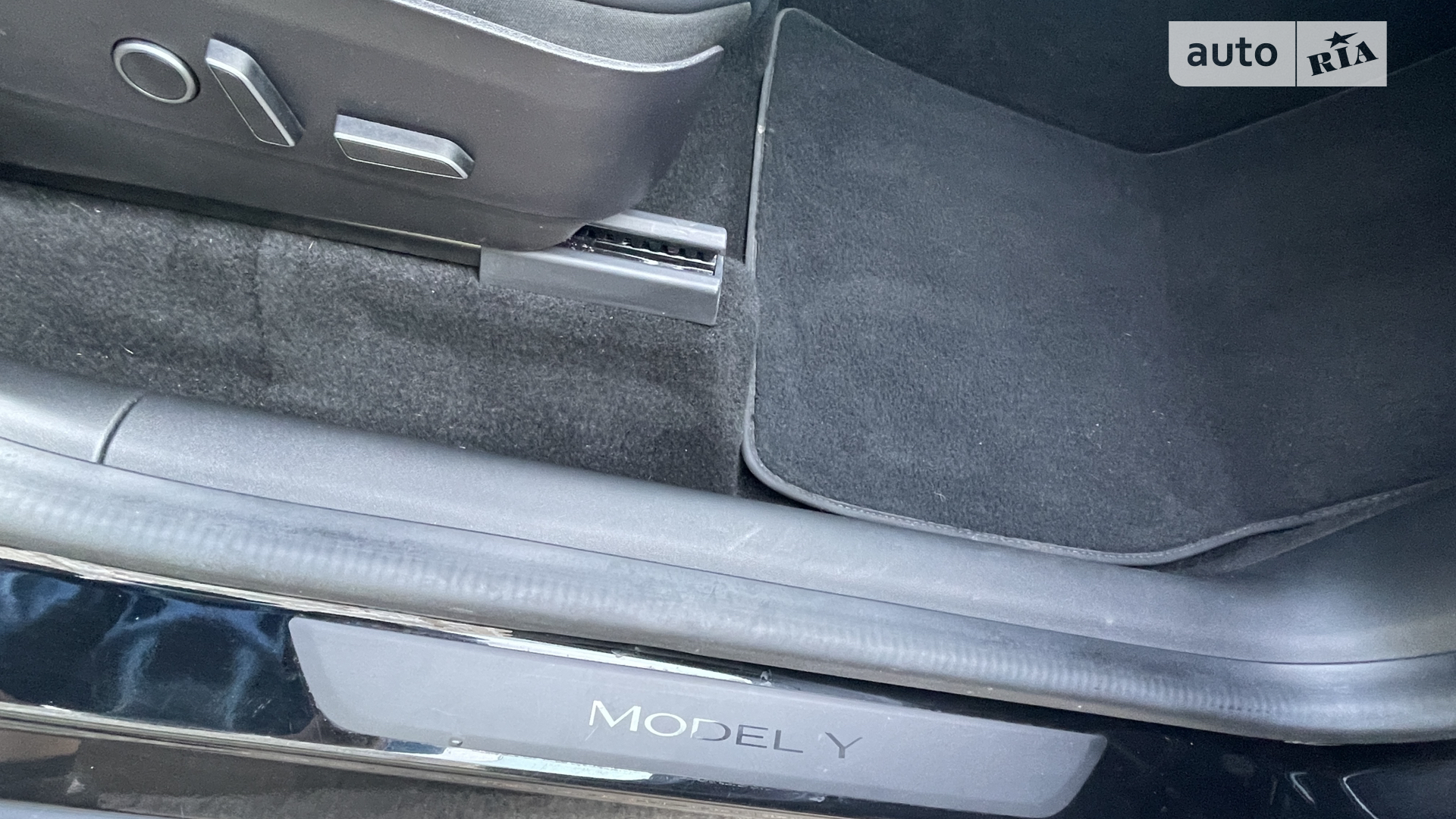 2020 Tesla Model Y - мініатюра 17