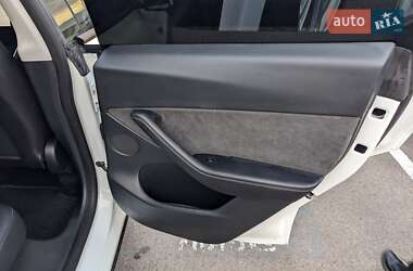 Позашляховик / Кросовер Tesla Model Y 2021 в Черкасах