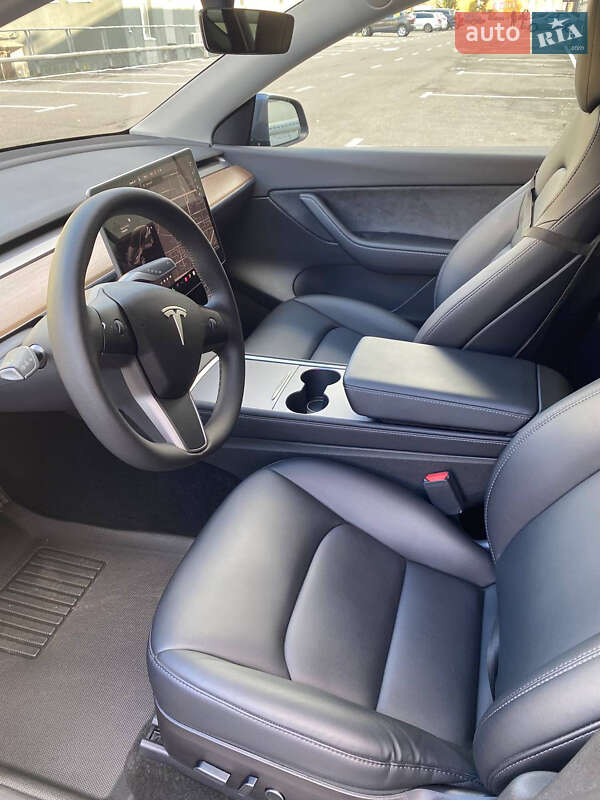 Внедорожник / Кроссовер Tesla Model Y 2022 в Киеве