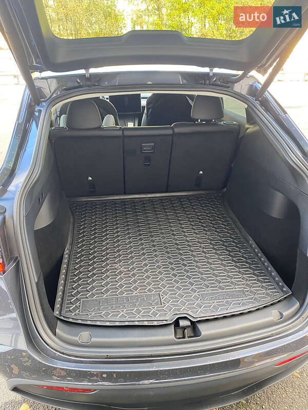 Позашляховик / Кросовер Tesla Model Y 2022 в Києві