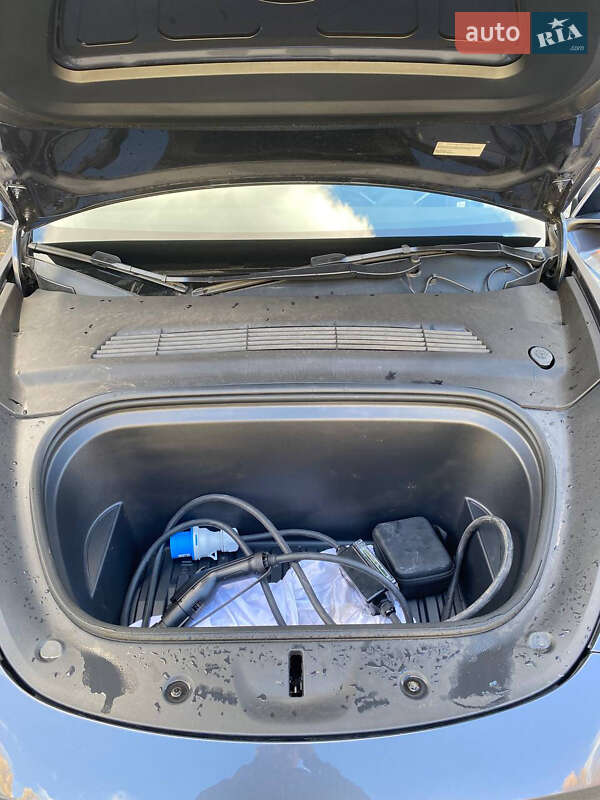 Внедорожник / Кроссовер Tesla Model Y 2022 в Киеве
