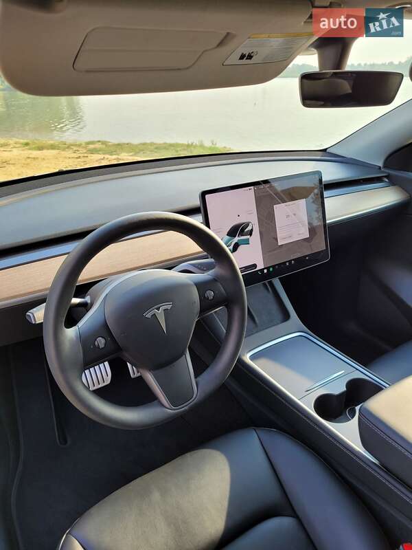 Позашляховик / Кросовер Tesla Model Y 2021 в Рівному
