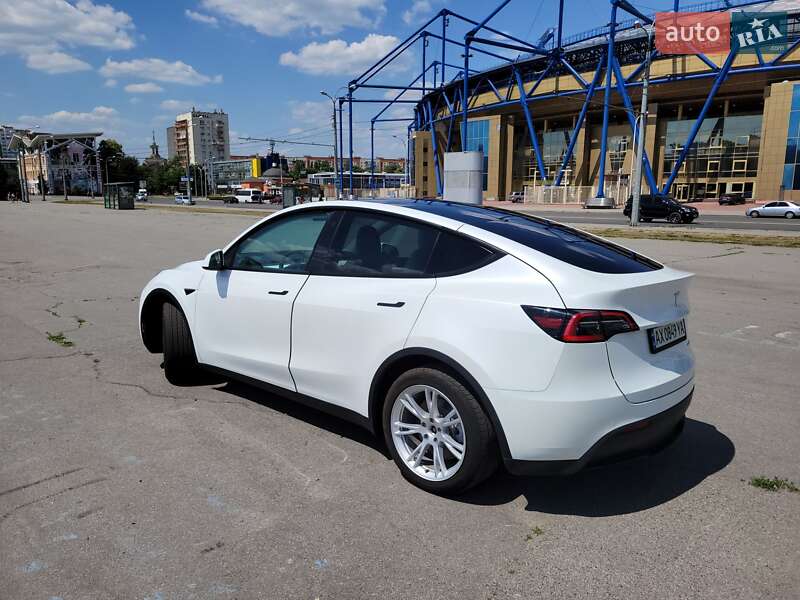 Позашляховик / Кросовер Tesla Model Y 2021 в Харкові