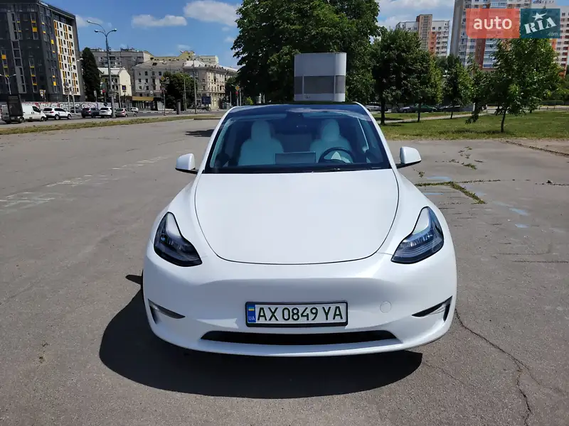 Tesla Model Y 2021