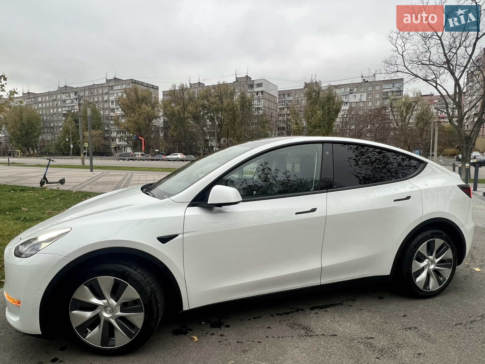 2020 Tesla Model Y - мініатюра 3