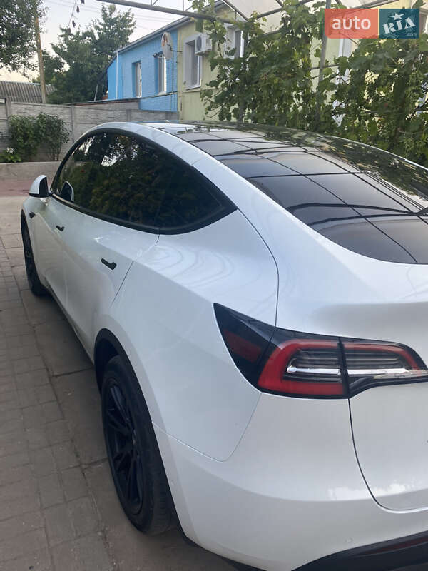 Внедорожник / Кроссовер Tesla Model Y 2020 в Днепре