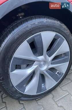 Внедорожник / Кроссовер Tesla Model Y 2021 в 
