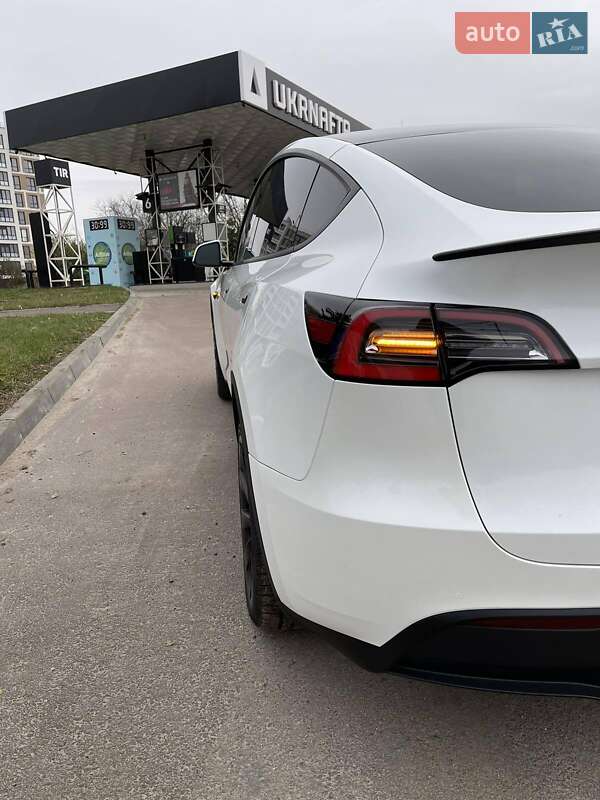 Позашляховик / Кросовер Tesla Model Y 2021 в Тернополі