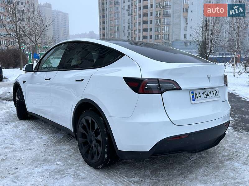 Внедорожник / Кроссовер Tesla Model Y 2022 в Киеве