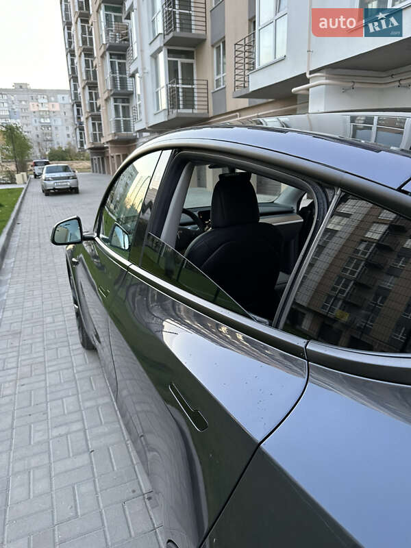 Внедорожник / Кроссовер Tesla Model Y 2021 в Днепре