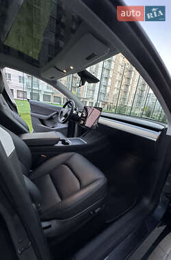 Внедорожник / Кроссовер Tesla Model Y 2021 в Киеве