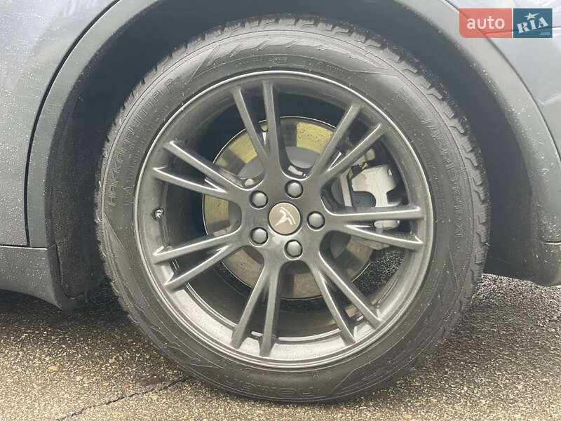 Позашляховик / Кросовер Tesla Model Y 2021 в Києві