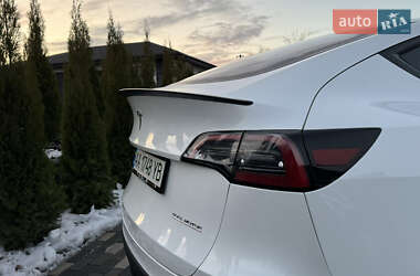 Внедорожник / Кроссовер Tesla Model Y 2022 в Киеве