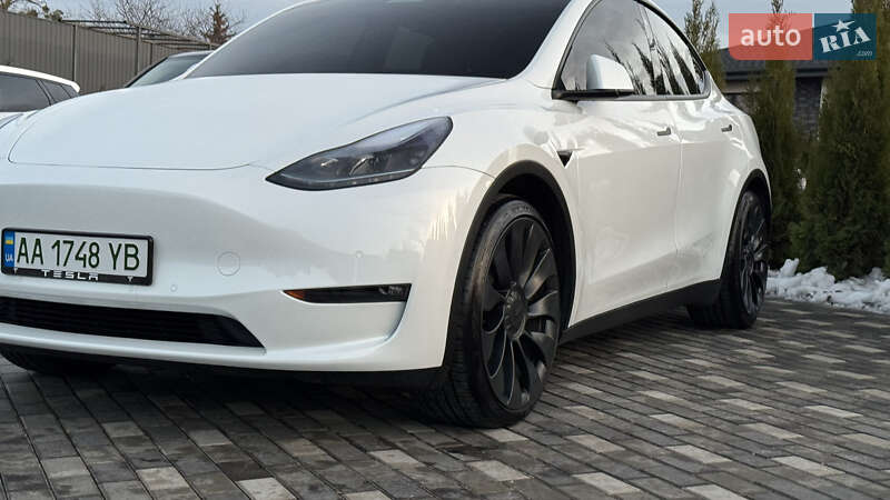 Позашляховик / Кросовер Tesla Model Y 2022 в Києві