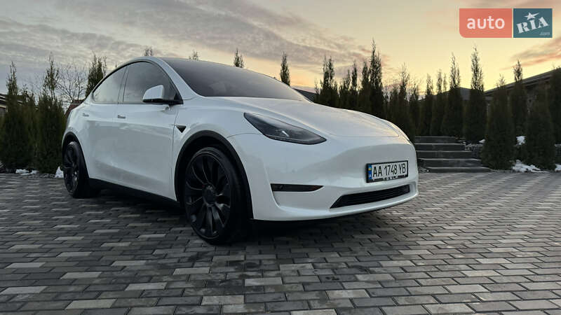 Позашляховик / Кросовер Tesla Model Y 2022 в Києві