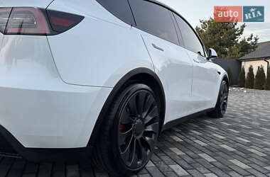Внедорожник / Кроссовер Tesla Model Y 2022 в Киеве