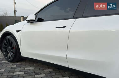 Внедорожник / Кроссовер Tesla Model Y 2022 в Киеве