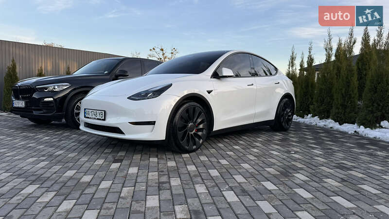 Позашляховик / Кросовер Tesla Model Y 2022 в Києві