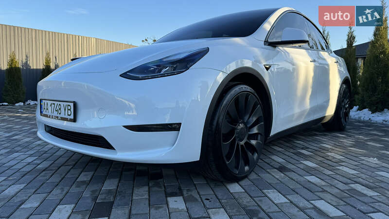 Позашляховик / Кросовер Tesla Model Y 2022 в Києві