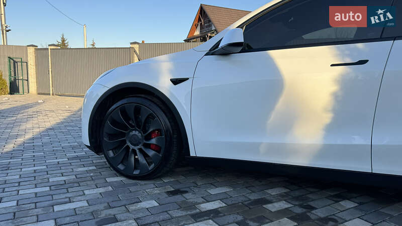 Позашляховик / Кросовер Tesla Model Y 2022 в Києві
